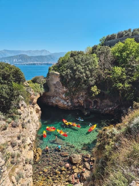 Sorrento: kayak small group tour to Bagni Regina Giovanna - Why the coast looks better from a kayak