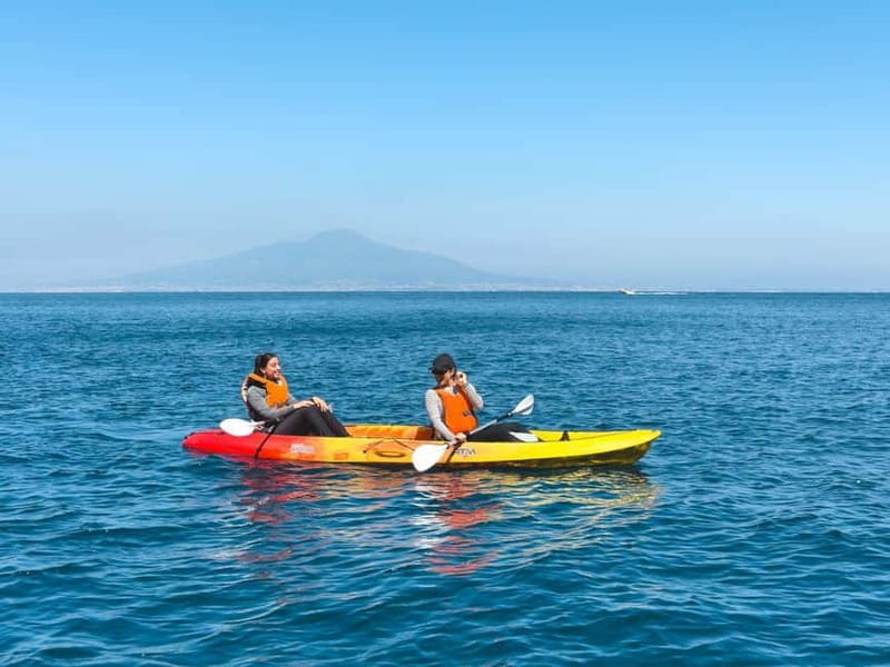 Sorrento: kayak small group tour to Bagni Regina Giovanna - How small is the small group?