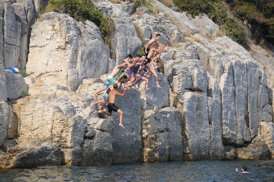 Split 4-Hour Guided Sea Kayak Tour - Villa Dalmatia and the approach to Sustipan Cliff