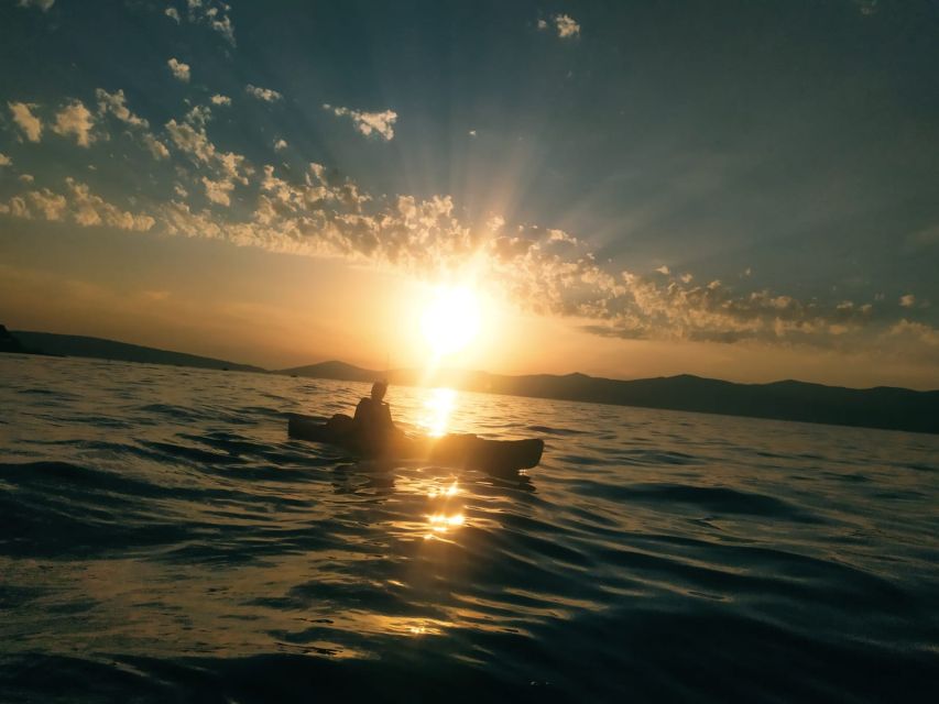 Split: Guided Sunset Sea Kayaking & Snorkeling Tour - The sunset return to Bene Beach