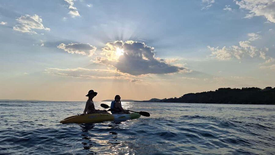 Split: Sunset Guided Kayaking Tour - What the guides add to the outing
