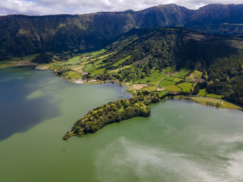 Stand Up Paddle Rental | Sete Cidades - The scenery is the real itinerary