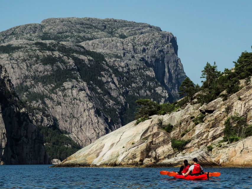 Stavanger: Guided Kayaking in Lysefjord - Ten minutes to learn the basics