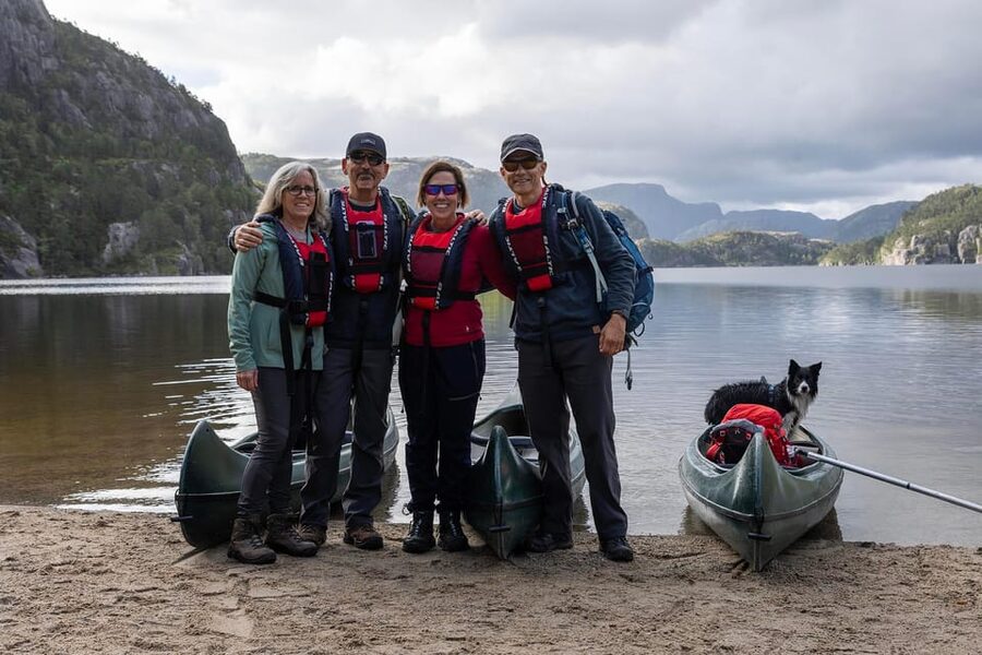 Stavanger: Preikestolen Hidden Trail Hike + Canoe + Lunch - Lunch with the fjord below