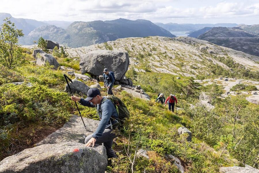 Stavanger: Preikestolen Hidden Trail Hike + Canoe + Lunch - The descent takes about 2.5 hours