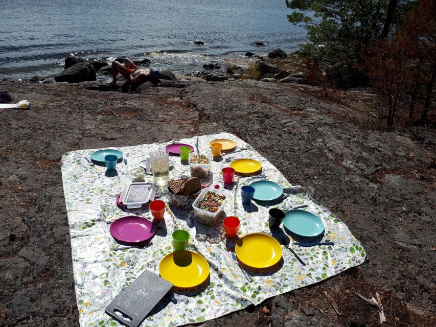 Stockholm: 1, 2, or 3-Day Kayaking Tour in the Archipelago - The one-day route, from city departure to island lunch