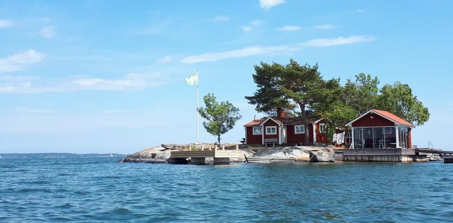 Stockholm: 1, 2, or 3-Day Kayaking Tour in the Archipelago - Getting started with a kayak and a short lesson
