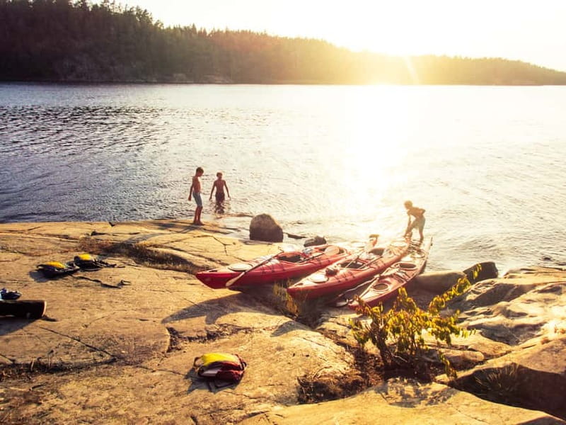 Stockholm: Archipelago Islands Kayak Tour and Outdoor Picnic - Weather, clothing, and comfort
