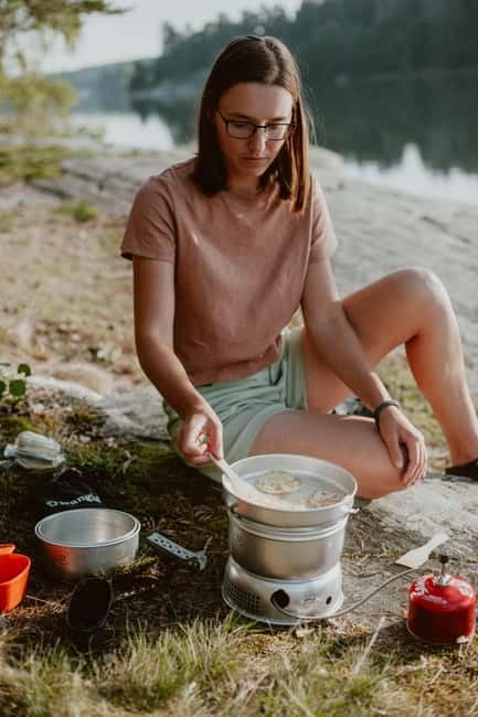 Stockholm: Archipelago Islands Kayak Tour and Outdoor Picnic - Paddling through cottages, reserves, and open water