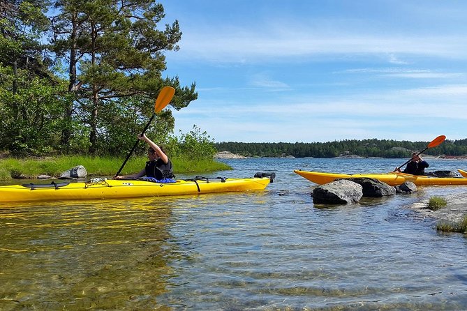 Stockholm Archipelago Tour by Kayak - Fika with the kayaks tied together