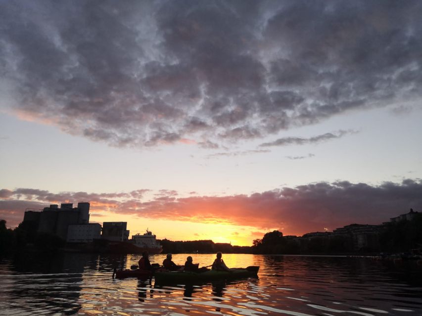 Stockholm Evening Kayak with BBQ. - Sunset light, trees, and a quieter side of Stockholm