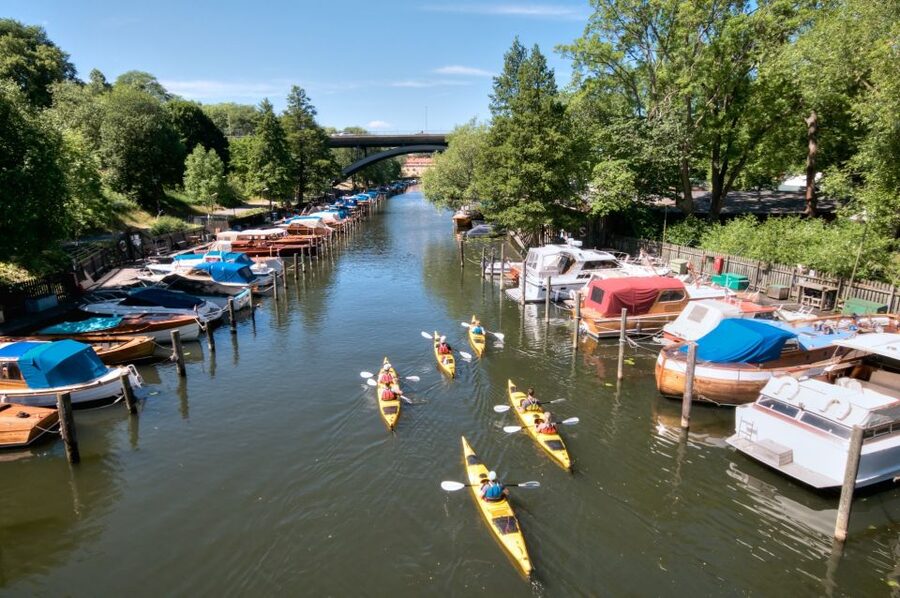 Stockholm: Guided Kayak City Tour & Optional Midsummer Meal - Why Stockholm is best understood from the water