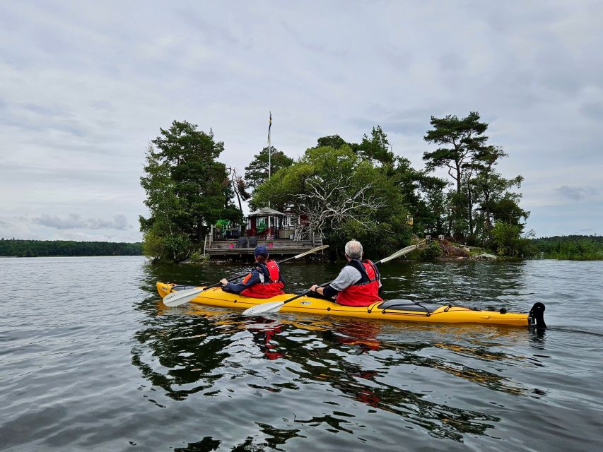 Stockholm: Guided Kayak Tour to Drottningholm Royal Palace - Walking through the palace gardens