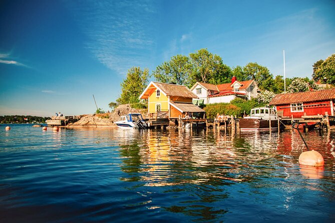 Stockholm: Kayaking tour around Vaxholm Archipelago with Fika - A small group with room for different abilities