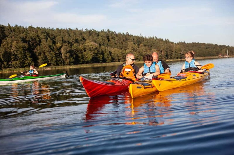 Stockholm: Sunset Archipelago Kayaking & Toast on the Water - Who should book this sunset kayak tour?