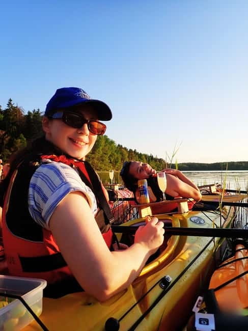 Stockholm: Sunset Archipelago Kayaking & Toast on the Water - Meeting the guide and getting ready