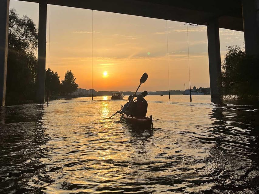 Stockholm: Sunset Kayak Tour in the City + Swedish Fika - The first 1.5 hours: getting comfortable on Stockholm’s waterways