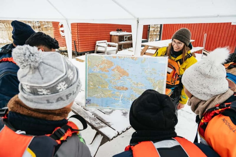 Stockholm: Winter Kayaking, Swedish Fika, and Hot Sauna - What guides add to the experience