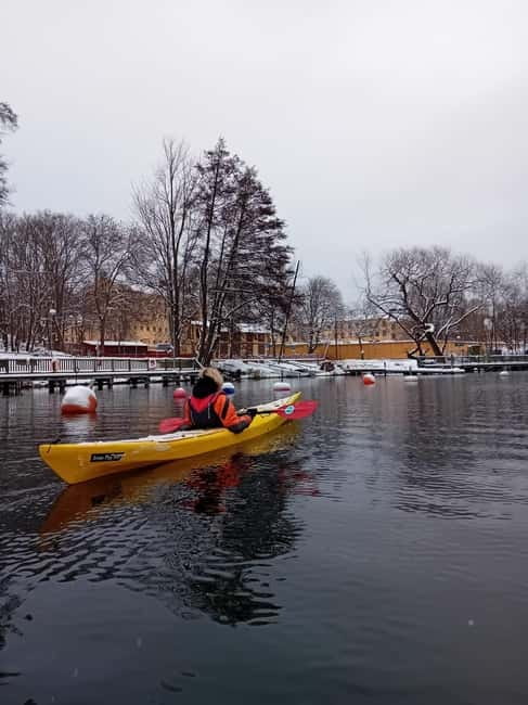 Stockholm: Winter Kayaking Tour through the City Centre - The 30-minute safety briefing