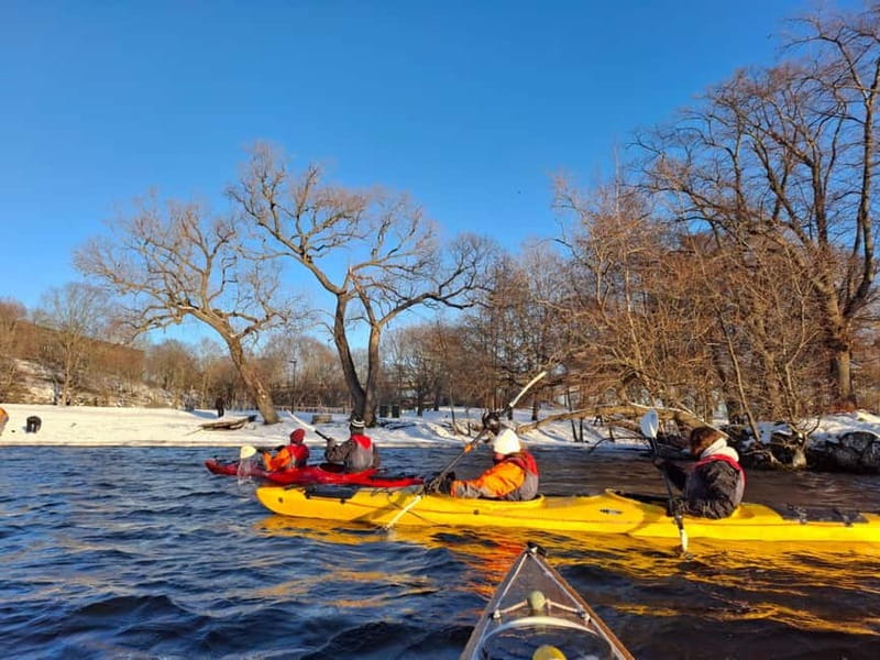Stockholm: Winter Kayaking Tour through the City Centre - Getting dressed for the cold