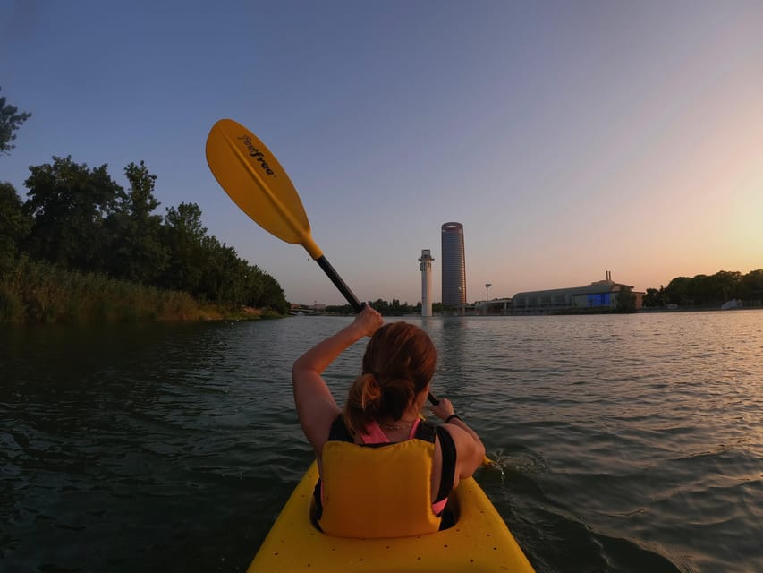 Sunset Kayak: Historic Seville, Triana and La Cartuja - Seville Tower and the modern riverfront