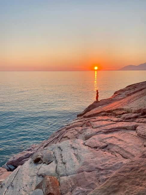 Sunset kayak/Sup tour - Lukova tiny caves and Secret beaches - Practical tips before you book