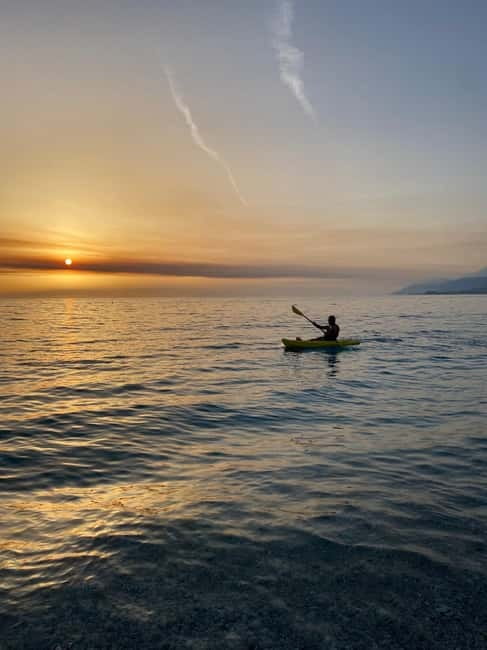 Sunset kayak/Sup tour - Lukova tiny caves and Secret beaches - Why Lukova works so well at sunset