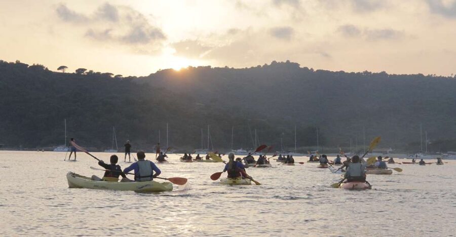 Sunset trip kayak tour in the gulf of Saint-Tropez - Reaching Cap Camarat and taking a swim
