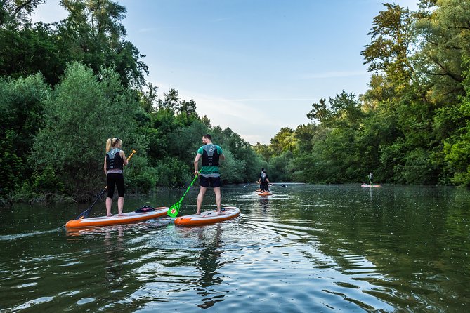 SUP Budapest: Sunset tour - A relaxed current and a deliberately slow group pace