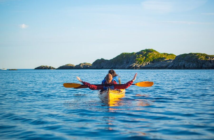 Svolvær: Evening Kayaking Adventure - Who Will Enjoy This Most