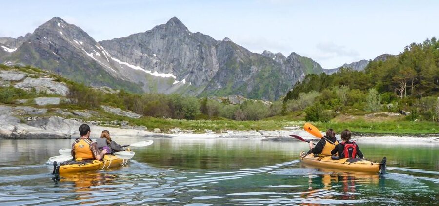 Svolvaer: Sea Kayaking Experience - Paddling away from Svolvaer