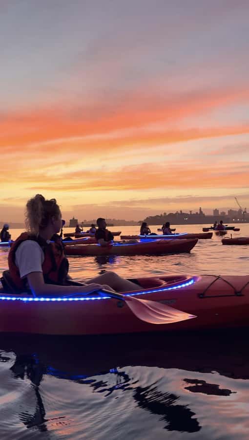 Sydney: Sunrise Kayak, Opera House & Under Harbour Bridge - Paddling toward the Opera House and Harbour Bridge