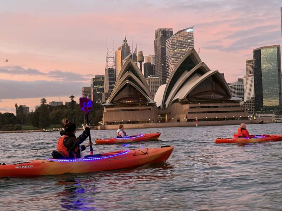 Sydney: Sunrise Kayak, Opera House & Under Harbour Bridge - Who should book this Sydney kayak tour?