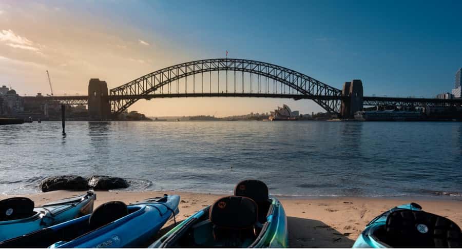 Sydney Sunrise Kayak Tour on Sydney Harbour - Kirribilli House and the return route