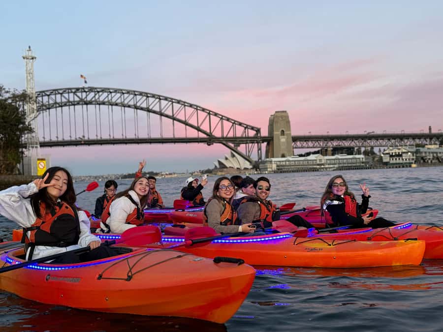 Sydney: Sunset Kayak Tour on Sydney Harbour - Gentle paddling toward the harbour landmarks