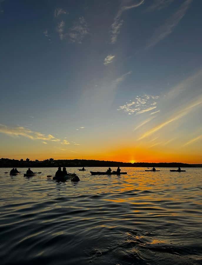 Sydney: Sunset Kayak Tour with Opera House Views - Luna Park at golden hour