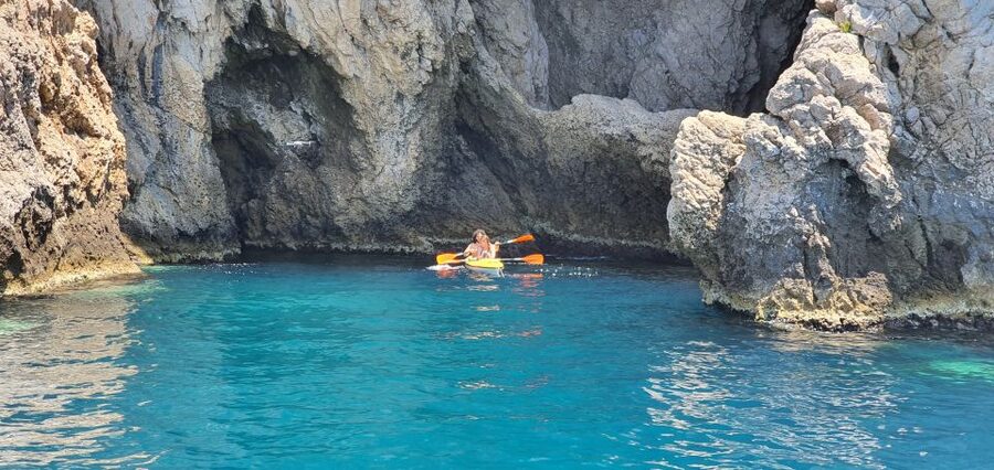 Taormina: Kayak Coastal Tour to Isola Bella and Blue Grotto - Paddling across the Bay of Giardini Naxos