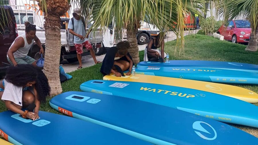 Tenerife: Paddle Surf Experience in Playa de las Américas - Adding balance, strength, and yoga-style moves