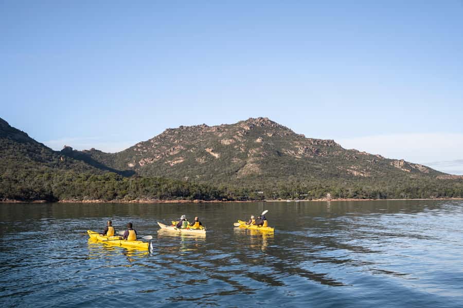 The Freycinet Paddle Kayak Tour - The first 20 minutes: safety, gear, and a steady start