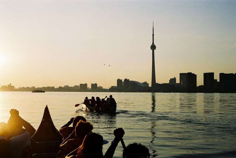 Toronto Islands: Sunset Canoe Tour - Reaching Centre Island by ferry