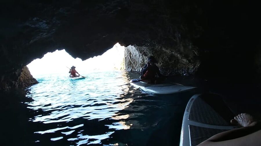 Tossa de Mar: Guided Route in Paddle Surfing&Coves and Caves - Passing cliffs and small coves