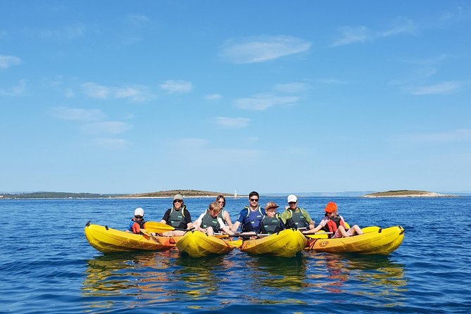 TRANSPARENT KAYAKING or SUP-ing AROUND ISLANDS - Guides who help make the outing work