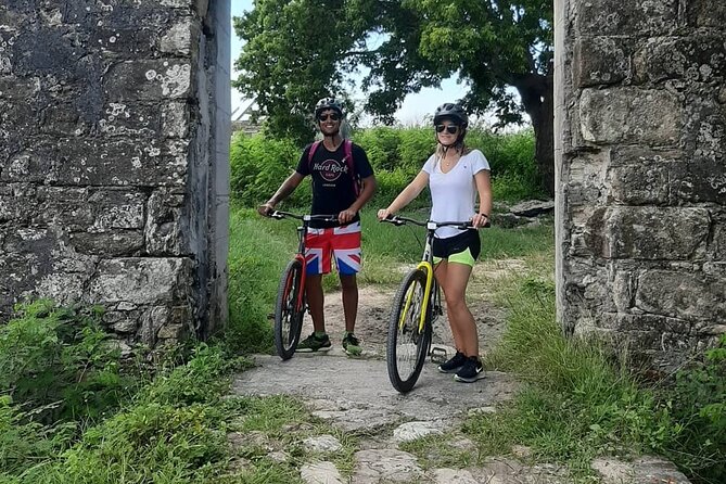 TRIPLE ACTIVITY TOUR, Bike Kayak Hike, ANTIGUA - A short walk around the old fort