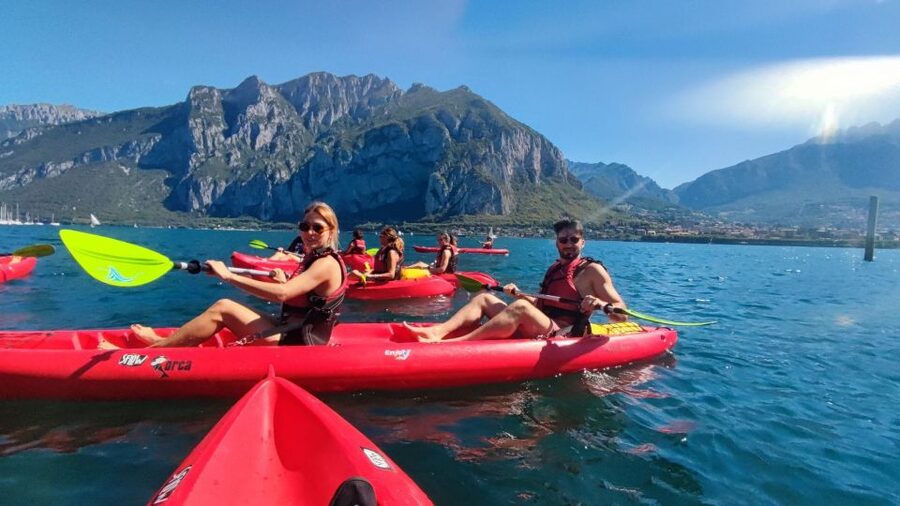 Valmadrera LC: Lake Como Kayak Rental with Aperitif - What the two-hour kayak rental feels like