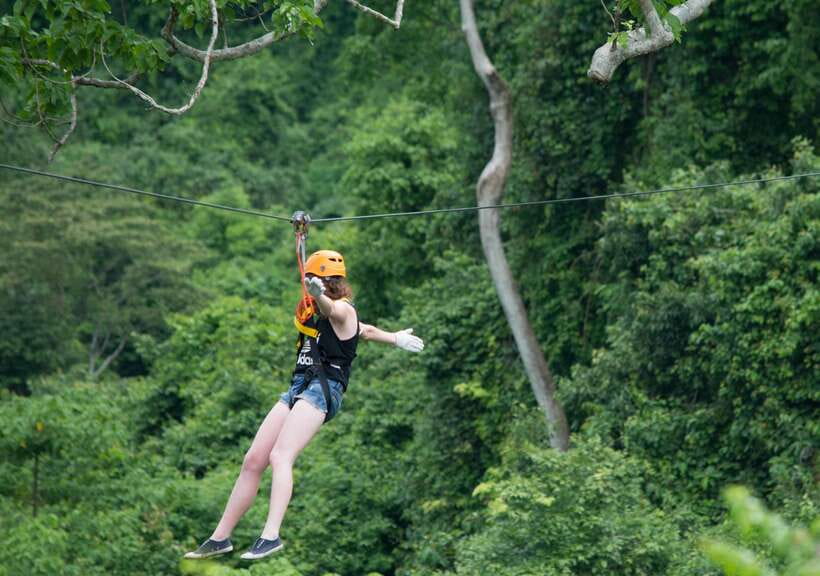 Vang Vieng: Kayaking & Cave Tubing with Zip Line/Blue Lagoon - Tubing and walking through the sleeping cave