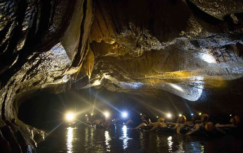 Vang Vieng: Tham Nangfar and Tham Nam Day Tour with Kayaking - Kayaking the Nam Song from Ban Vieng Sa Mai