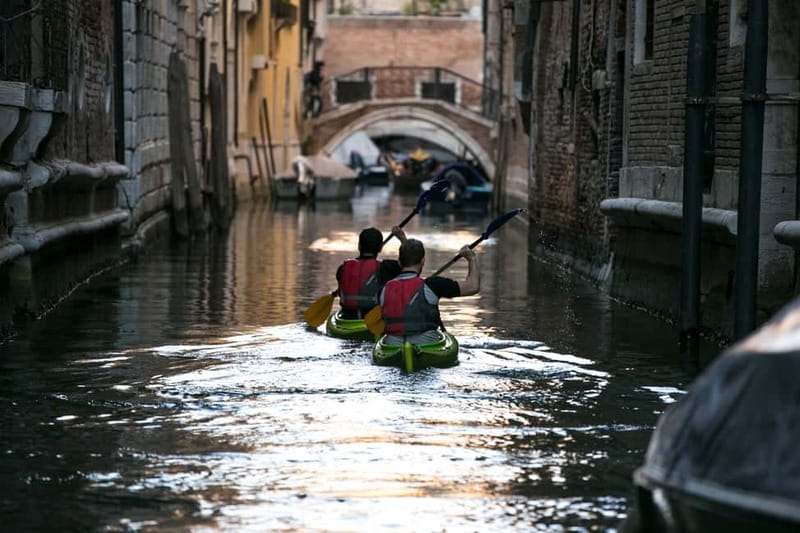 Venice: Guided Canal Kayak Tour at Day, Night, or Sunset - Key points to know before booking