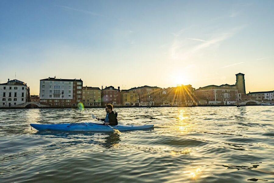 Venice: Sunset Kayak Tour in the Canals - Starting at Reale Società Canottieri Querini