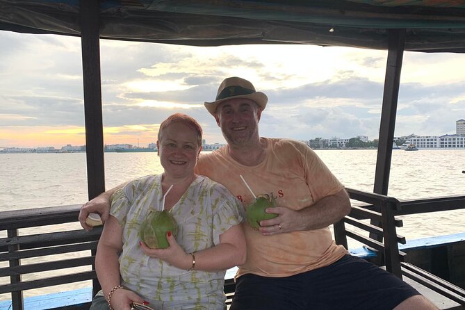 VIP Mekong Delta Adventure Cycling & Kayaking - Private Day Trip - What the guide adds to the farm visit