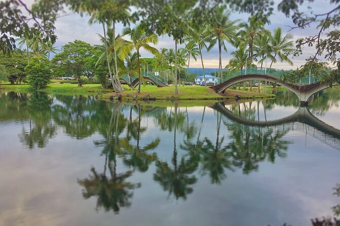 Wailoa River to King Kamehameha Statue Kayak Adventure - A pause at the King Kamehameha Statue